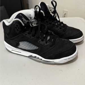 Nike Air Jordan 5 Retro GS "Moonlight" (also known as "Oreo").